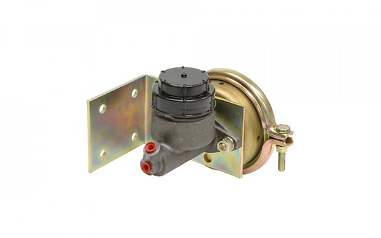 Air/Hydraulic Actuator Master Cylinders with Air Chamber